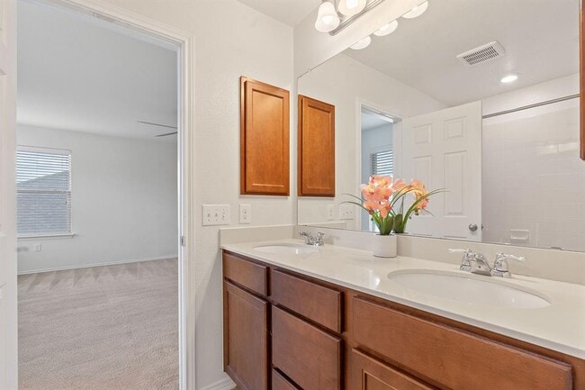 Building Photo - 7609 Ballydawn Dr
