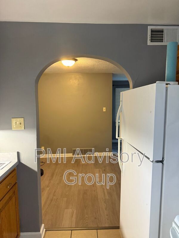 Building Photo - 1525 SW Wayne Ave