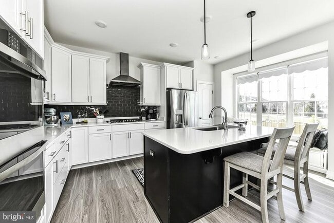 Building Photo - 15390 Ballerina Lp