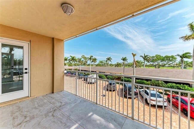 Building Photo - 603 Longboat Club Rd