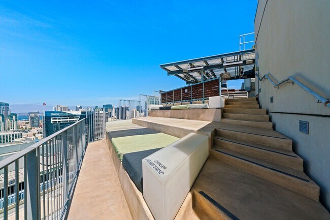 Building Photo - Modern East Village 1-Bedroom at Icon! Sma...