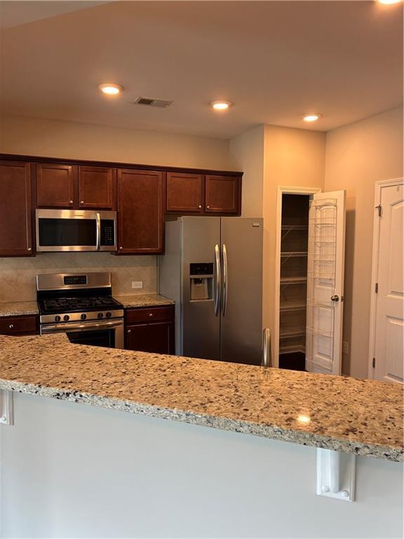 Building Photo - 1335 Hampton Oaks Dr