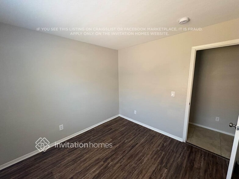 Building Photo - 14812 W Acapulco Ln