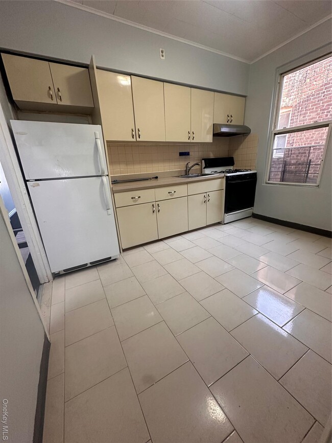 Building Photo - 110-11 101st Ave