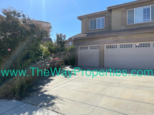 Building Photo - 15058 Zircon Dr