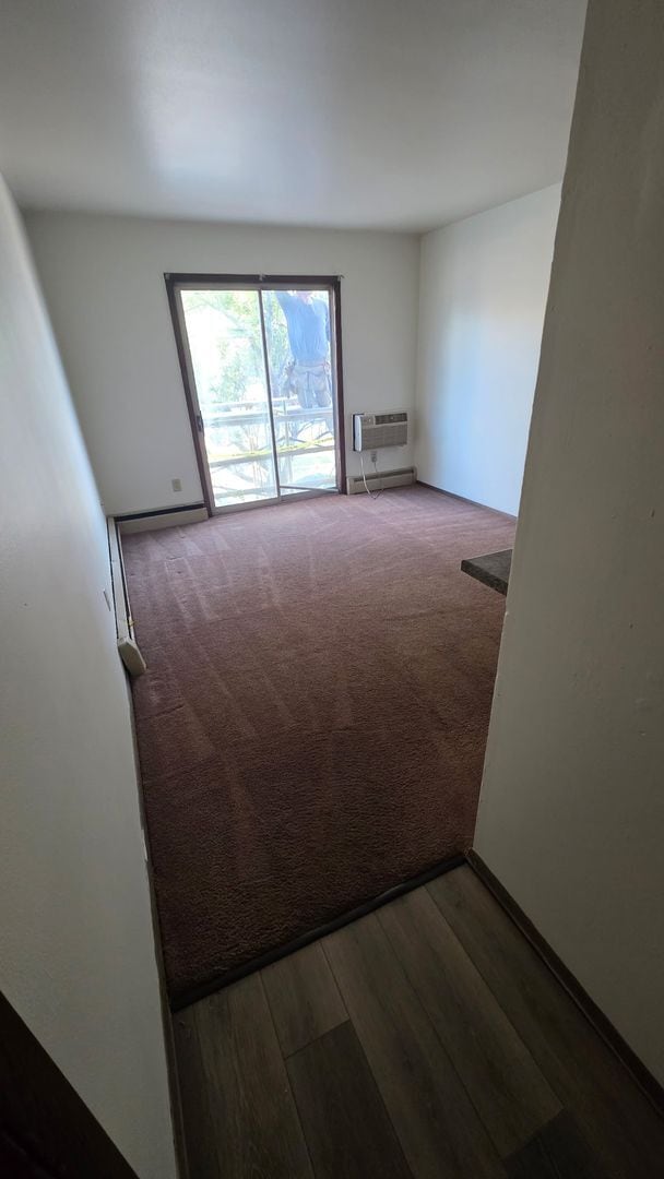 Building Photo - Lakeside Apartments - 1 Bedroom - Starting at $825.00