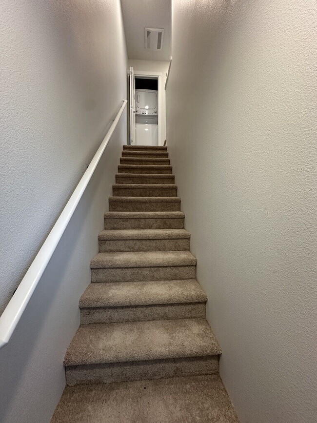 Building Photo - New 2-Bedroom Townhome