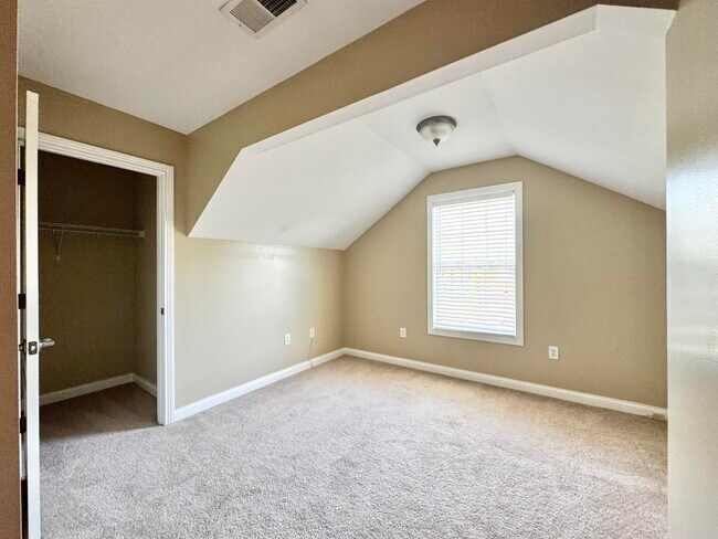 Building Photo - 3020 Blackford Pkwy