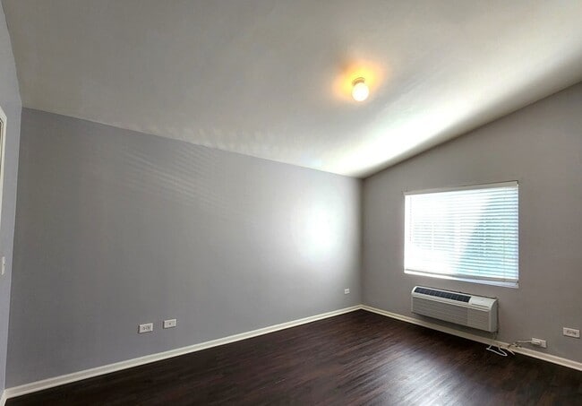 Building Photo - 2023 Silverstone Dr