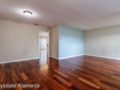 Building Photo - 1017 Kingston Ln