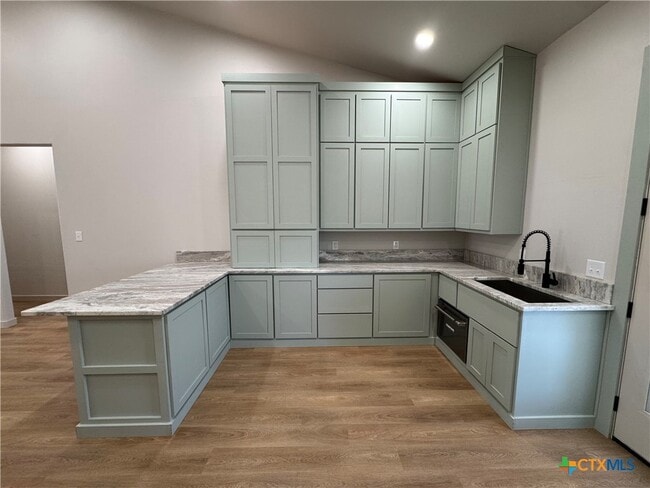 Building Photo - 318 Warehouse Rd