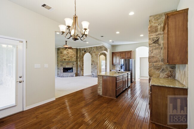 Building Photo - 15105 General Williamson Dr