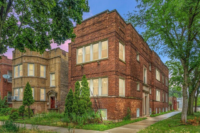 Primary Photo - 2424 W Hollywood Ave