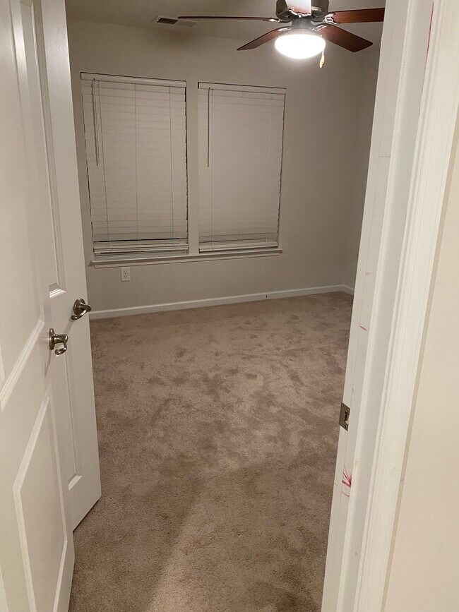 Building Photo - 5508 Loneleaf Way