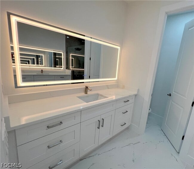 Building Photo - 2657 2nd Ave SE