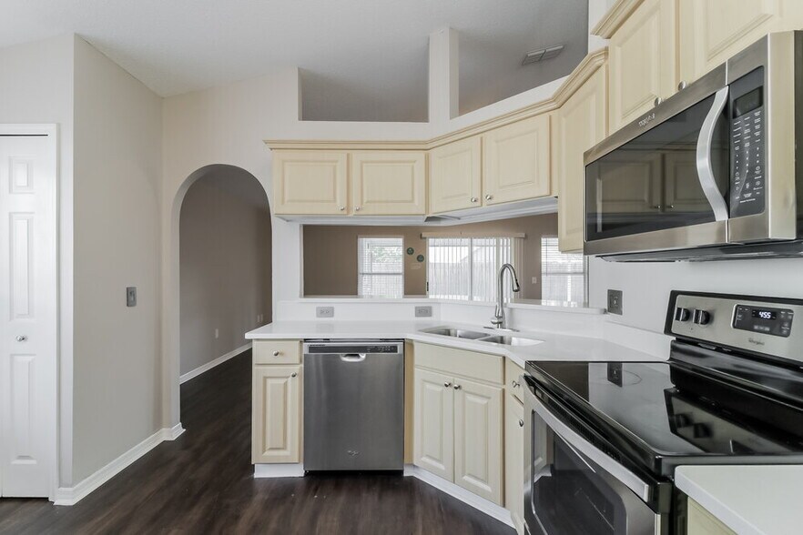 Building Photo - 10344 Little Econ St