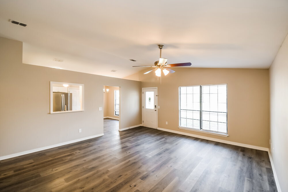 Building Photo - 1638 Sandy Hollow Loop