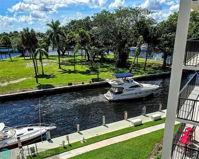 Building Photo - 1350 River Reach Dr