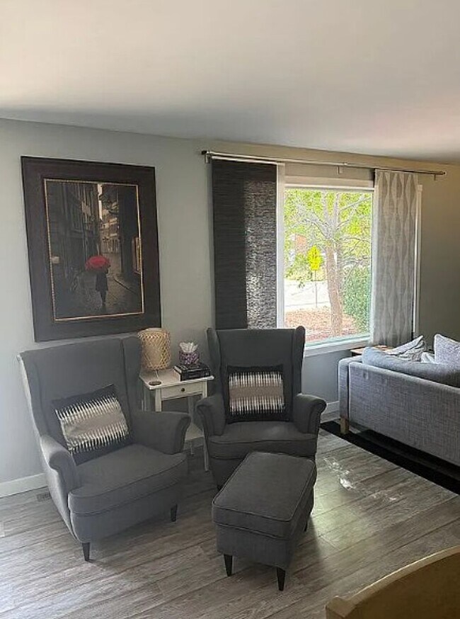 Building Photo - Beautiful Updated 5 Bed 3.5 Bath House in Central Fort Collins!