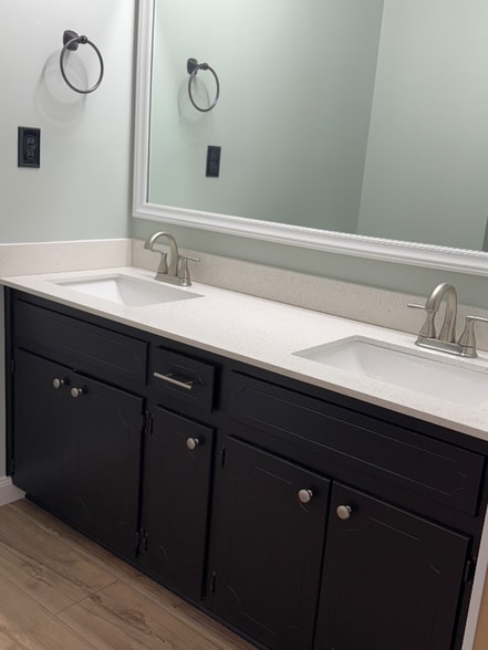 Building Photo - 350 Haven Dr