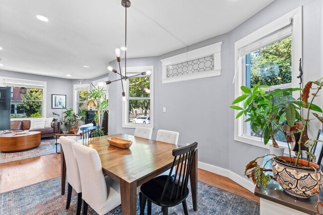 Building Photo - 76 Condict St