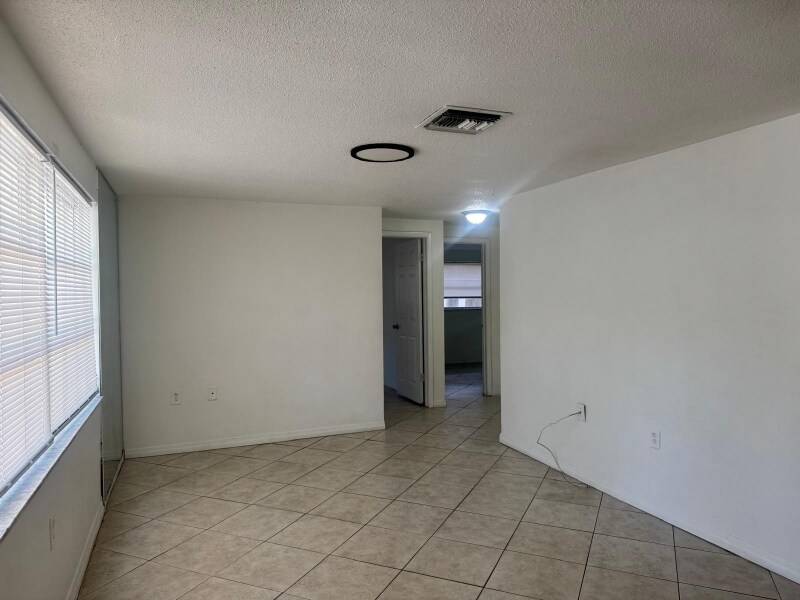 Building Photo - 7226 San Salvadore Dr
