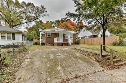 Building Photo - 306 Plymouth Ave