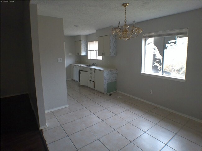 Building Photo - 7322 W Fuqua St