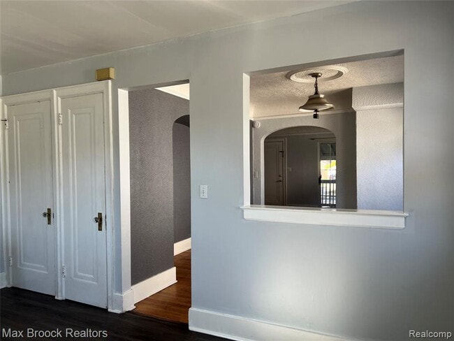 Building Photo - 1265 Franklin Rd