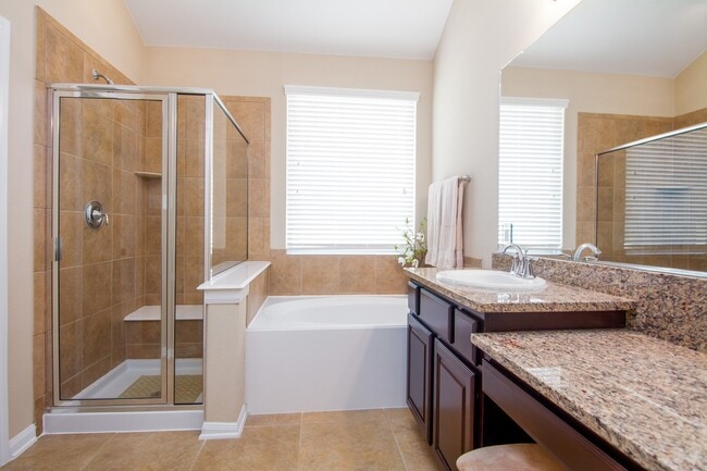 Building Photo - 11 Cheswood Manor Court