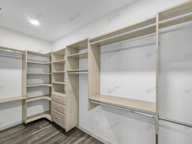 Building Photo - 767 Dove Cir