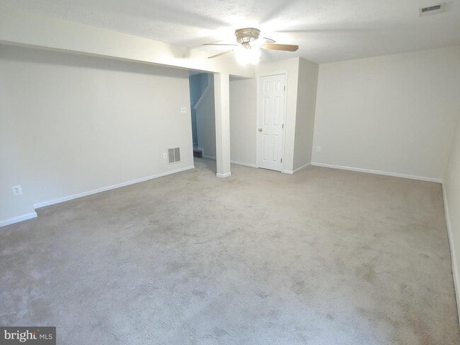 Building Photo - 1247 Seminole Dr