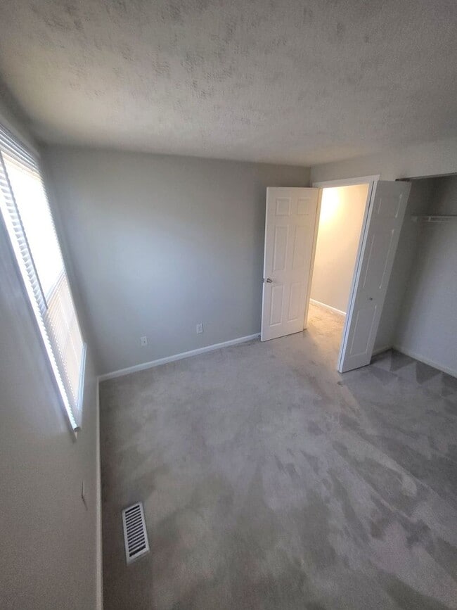 Building Photo - 47 Lucinda Ct