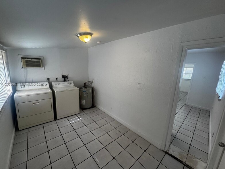 Building Photo - 1354 SW 26th Ave