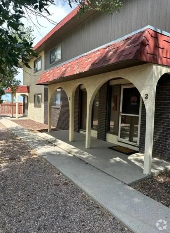 Building Photo - 657 E Clarion Dr