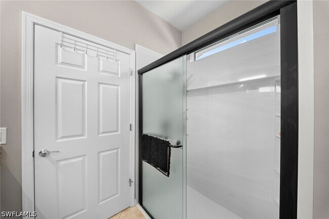Building Photo - 7052 Live Oak Dr