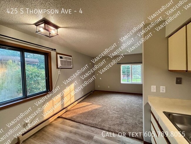 Building Photo - 425 S Thompson Ave