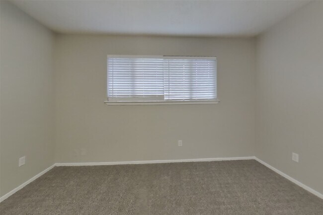 Building Photo - 7331 Millbrae Ln
