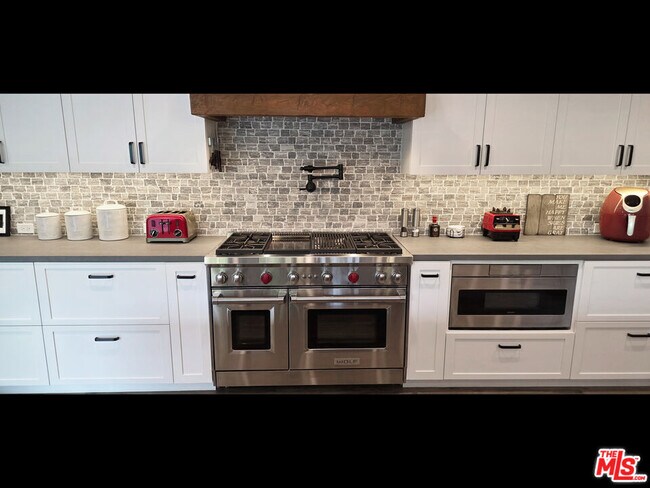 Building Photo - 4744 Haskell Ave