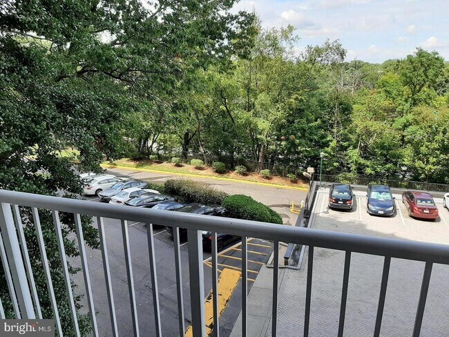 Building Photo - 2500 N Van Dorn St