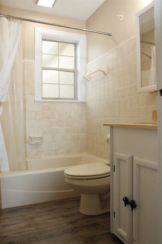 Building Photo - 46 Dolphin Dr