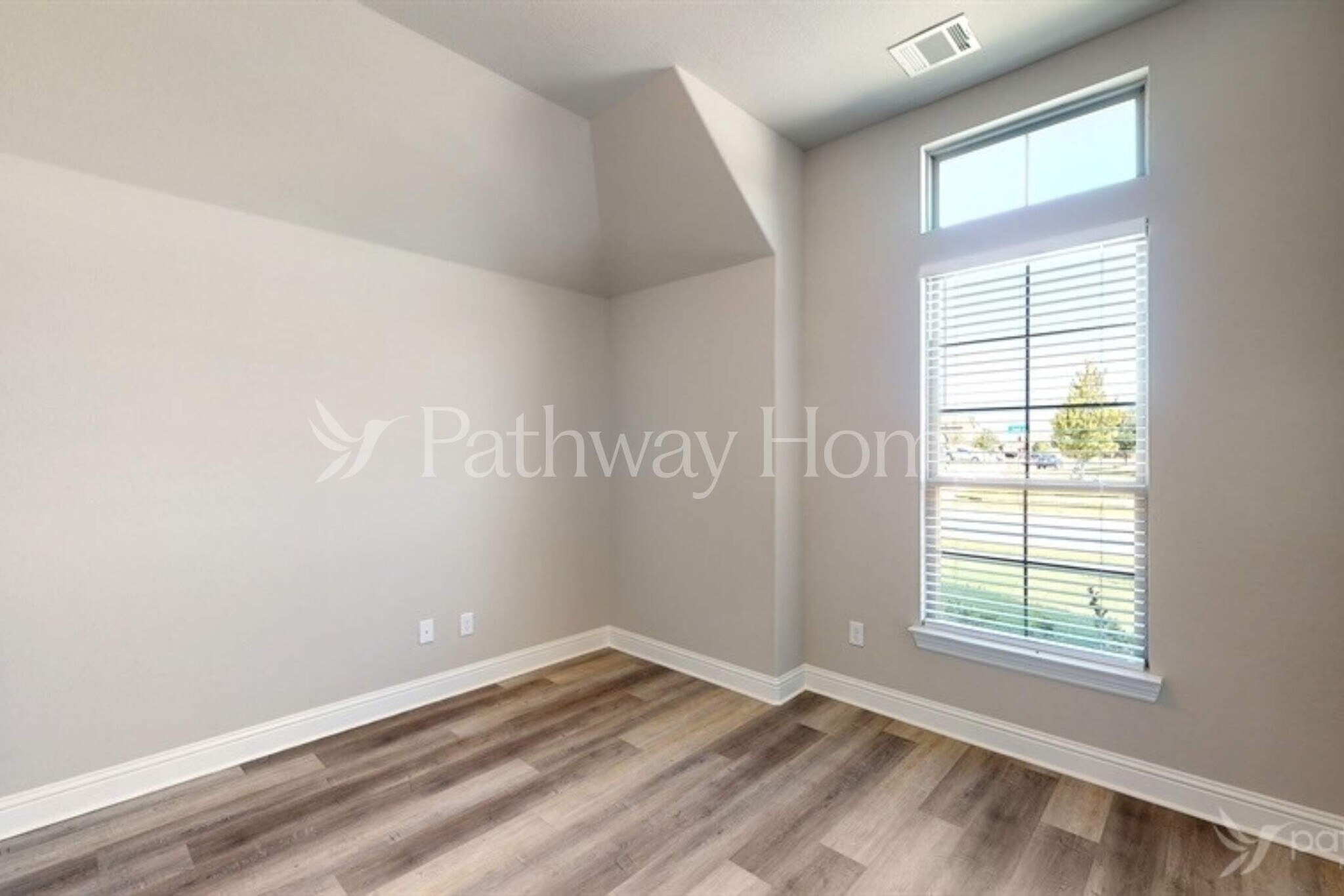 Building Photo - 112 Trail Dr