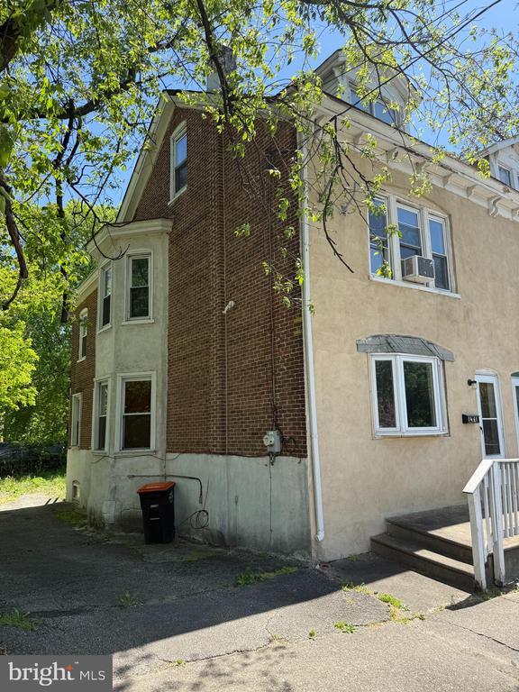 Building Photo - 1461 Kerlin St