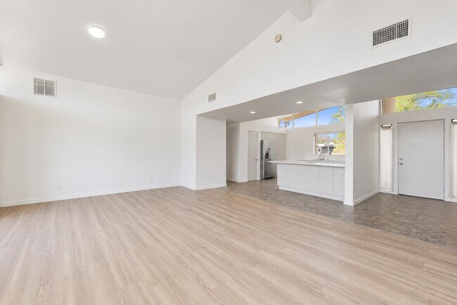 Building Photo - 67645 Long Canyon Ln