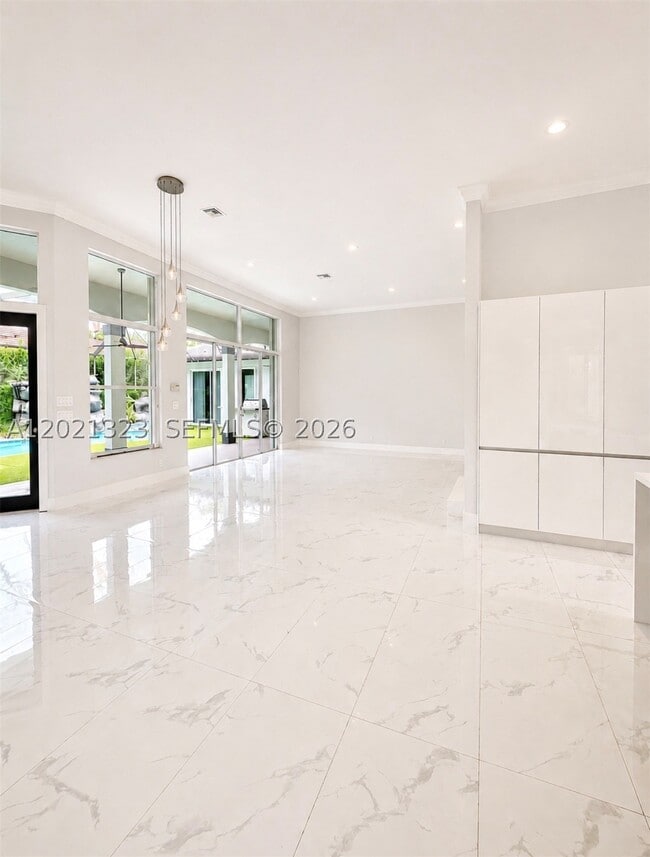 Building Photo - 354 Mallard Dr