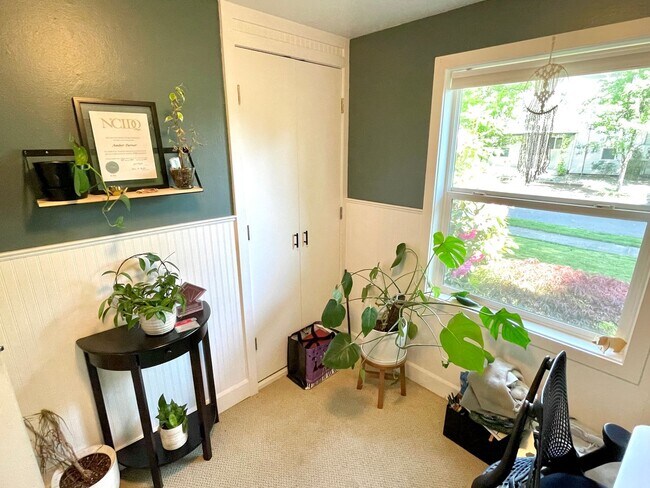 Building Photo - Powellhurst-Gilbert Updated Ranch Home wit...