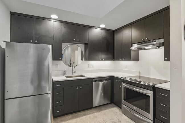 Building Photo - 18-20 N Monroe St