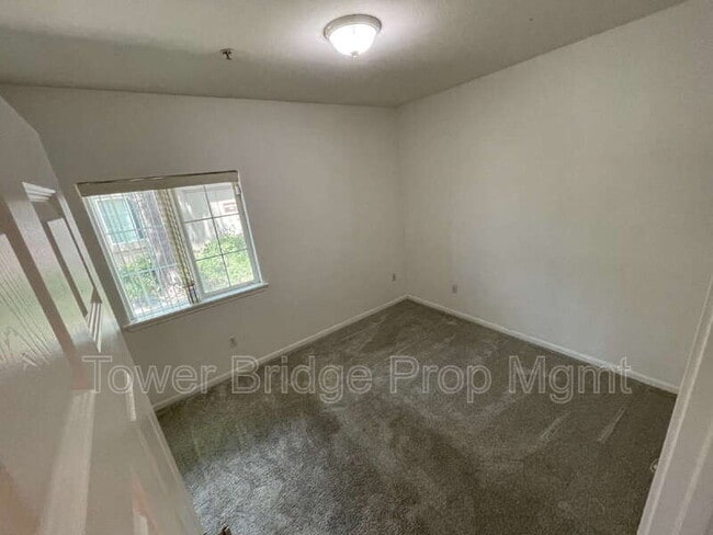 Building Photo - 4200 E Commerce Way