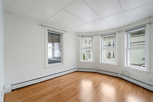 Building Photo - 46 Breed St