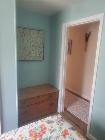 bedroom 2 - 160 Twin Oaks Farm Ln